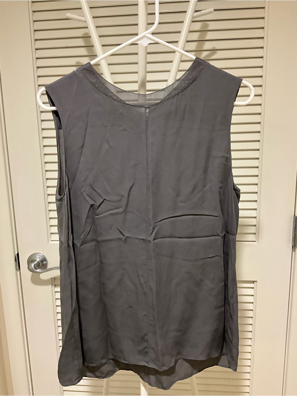 Vince 100% silk Sleeveless Gray Blouse